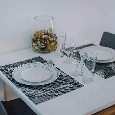 Contemporary 1 Bed In Media City, Sleeps 4, Free Gym *