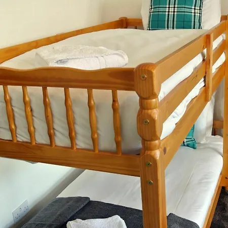 Approved Serviced Gorse Hill Манчестер