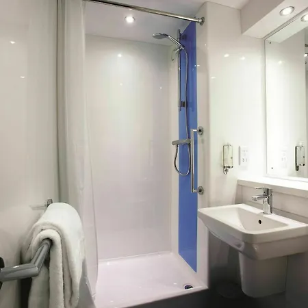 Travelodge Salford Quays מלון מנצ'סטר