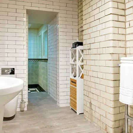 מלון Hall מנצ'סטר