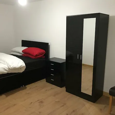 Throstles Nest Apartment *