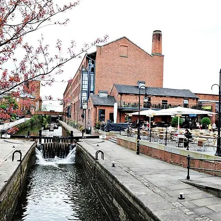 Apartment Throstles Nest Manchester