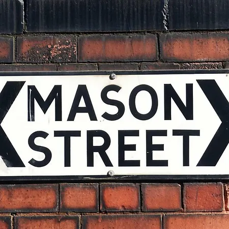 Stunning Penthouse Slps 20 マンチェスター