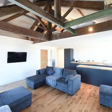 Stunning Penthouse Slps 20