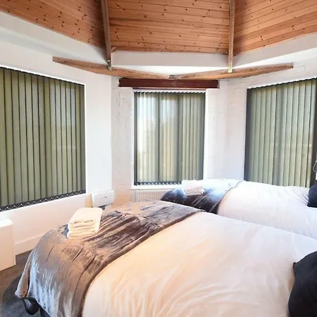 Stunning Penthouse Slps 20