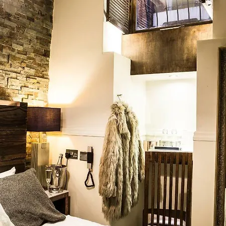 The Cow Hollow Hotel Manchester