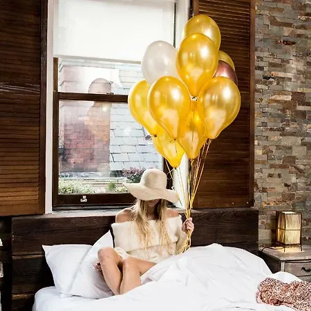 The Cow Hollow מלון