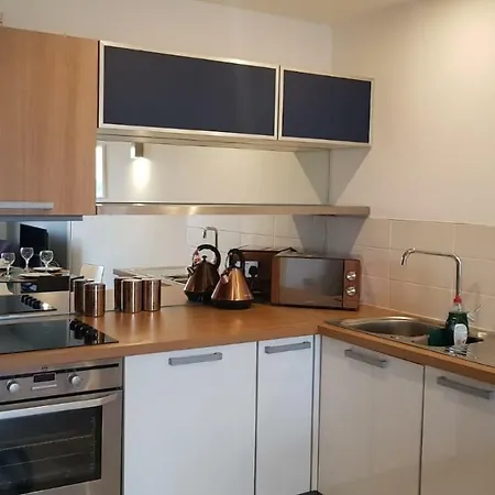 Red Ba Skyline Central Apartment