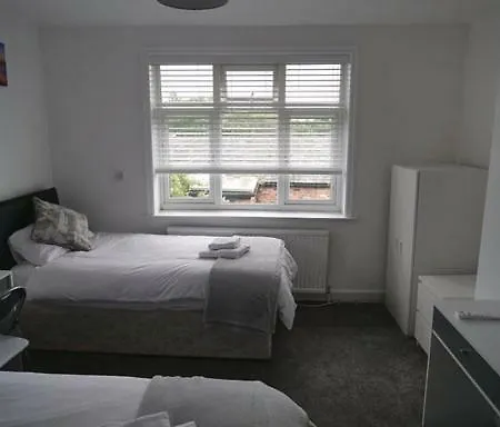Elsham Gardens Homestay Manchester