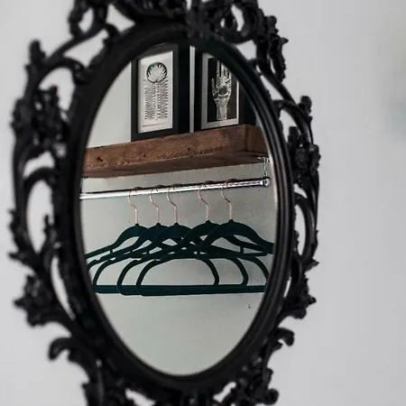 Semesterbostad The Dark House *