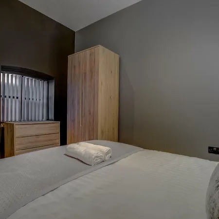 The Lightwell - Stunning, Central, Luxurious Apartment *