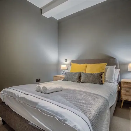 The Lightwell - Stunning, Central, Luxurious Apartment *