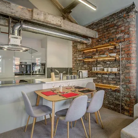 The Lightwell - Stunning, Central, Luxurious Apartment *