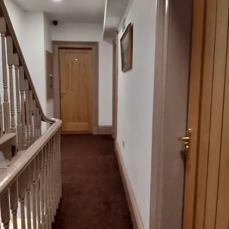 The Fallowfield Hotel 2*