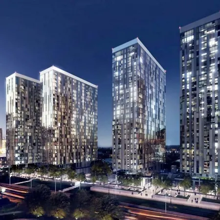 X1 Salford Quays فندق سالفورد