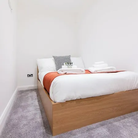 Amazing Penthouse Studio In City Centre Apartment