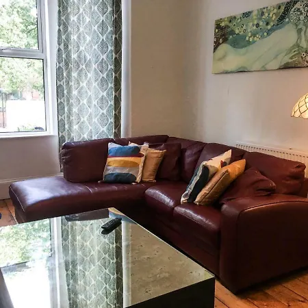 شقة 504 Wilmslow Road مانشستر