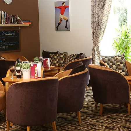 Express East By Ihg Szálloda