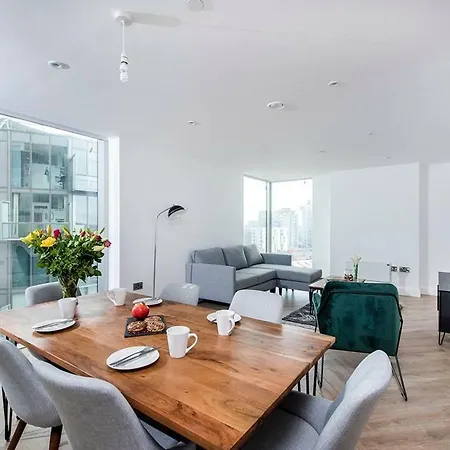 Апартаменты Gorgeous 3br In The Heart Of