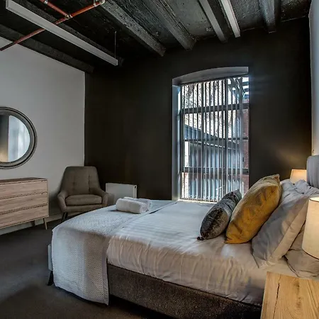 The Lightwell - Stunning, Central, Luxurious Apartment