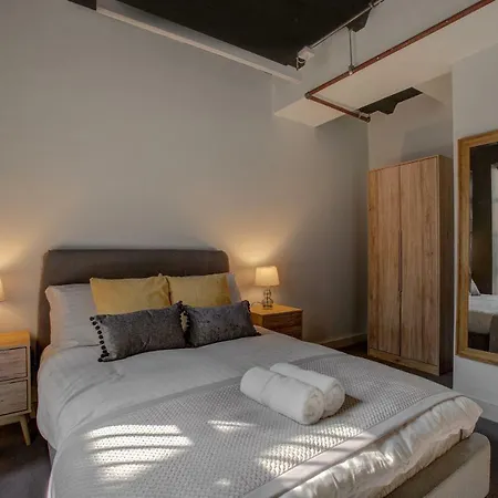 The Lightwell - Stunning, Central, Luxurious Apartment *