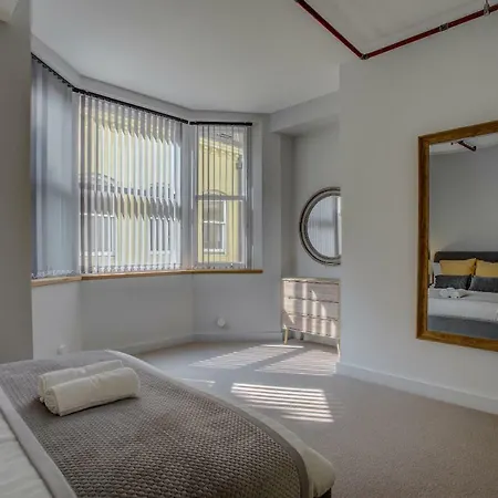 The Lightwell - Stunning, Central, Luxurious Apartment