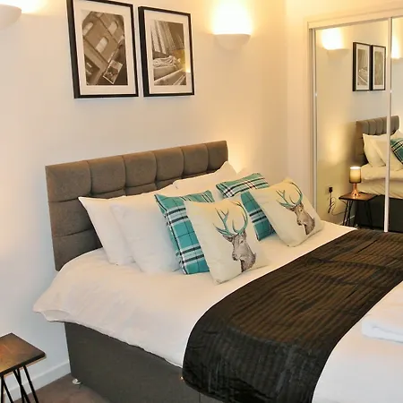 Approved Serviced Skyline C Apartment *