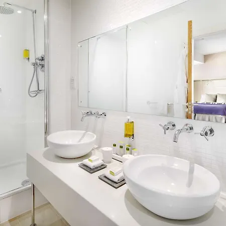 Doubletree By Hilton Piccadilly Hotel