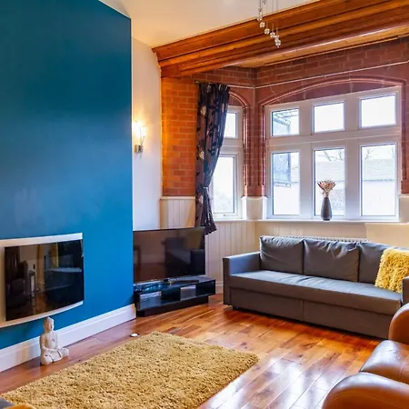 No 1 - The Old Red King Pub, Whitefield, *