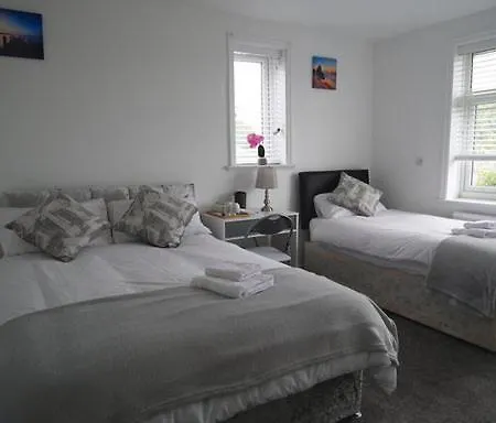 Homestay Elsham Gardens Manchester