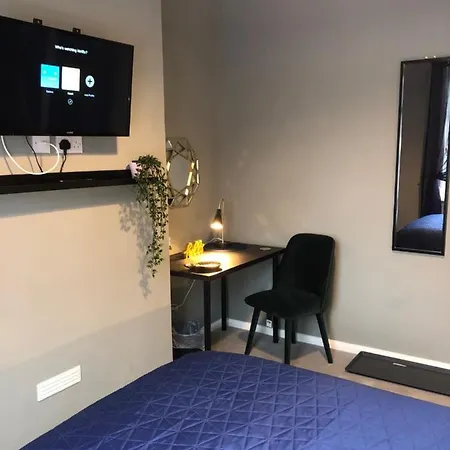 Guest house 1. Stylish Private Double Near Centre Manchester