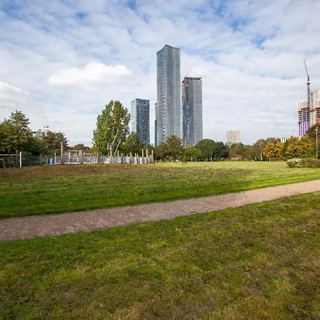 Modern House, Outskirts Of City Centre *