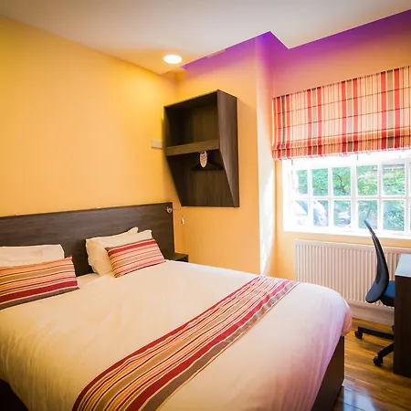 Ξενοδοχείο Ville Hotel 3*