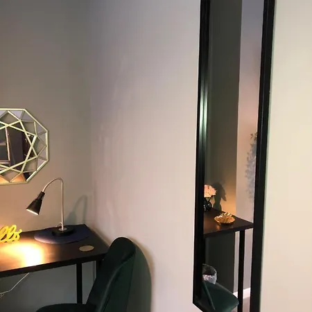1. Stylish Private Double Near Centre *