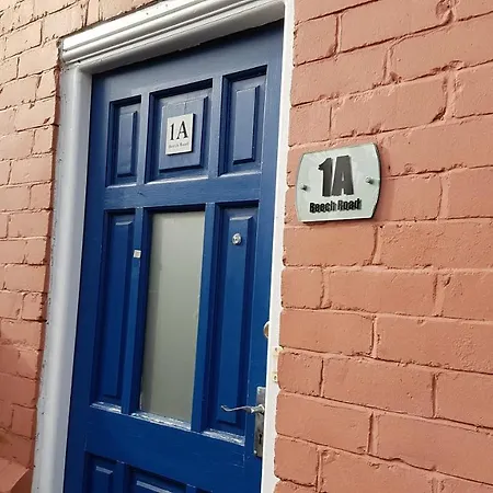 Apartament Number 1, Beech Road