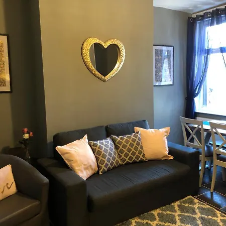 Konukevi 1. Stylish Private Double Near Centre Manchester