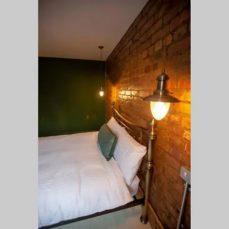 Newly Renovated 3 Storey In South Holiday home Manchester