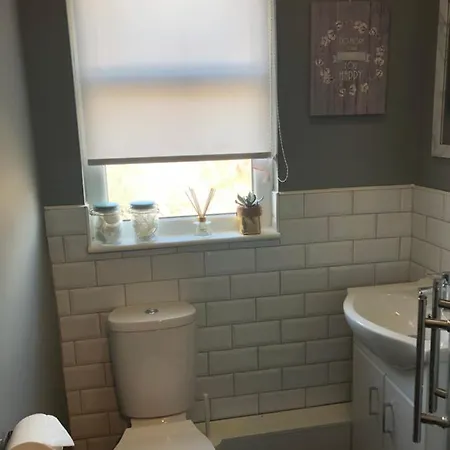 3. Stylish Private Double Near Centre Penzion Manchester