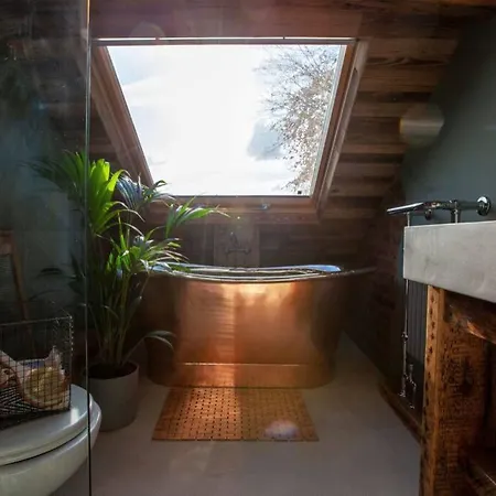 Spring House Манчестер