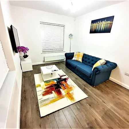 Manchester Holiday Apartment *