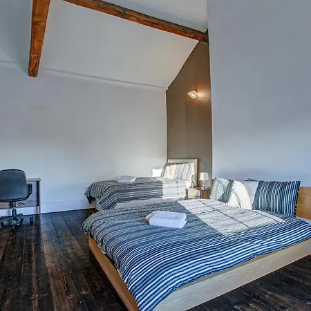 Holiday home Manchesters Ultimate House - Hot Tub - Sleeps 23! Manchester