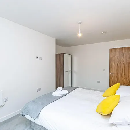 Halo House By Guestz *