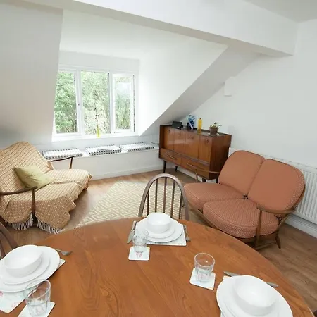 A Great Bright & Clean 2 Bd Apt. 10mins Into City! דירה מנצ'סטר