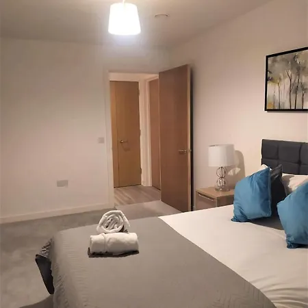 Halo House By Guestz *