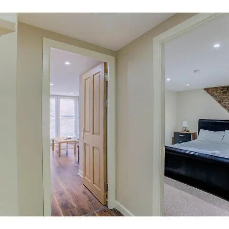 Cosy, Comfy Pad For A Night Out, Up To 4. Nq, Mcr! * Manchester