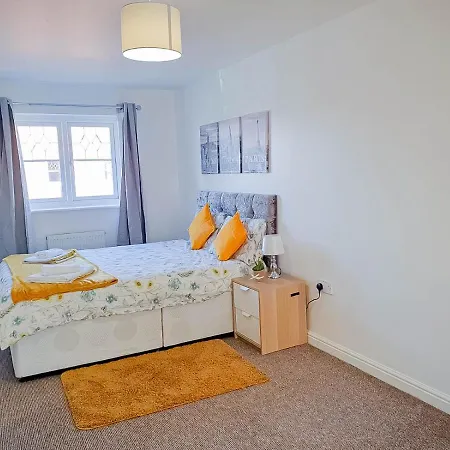 Airport Lounge - 3 Bed - 6 Persons * Manchester