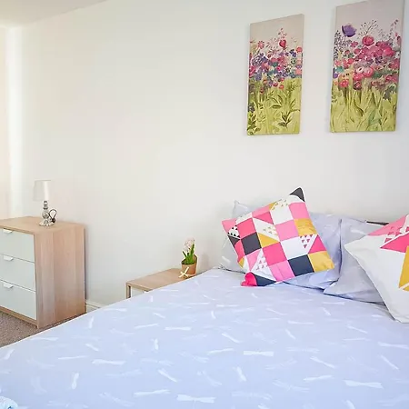 Lejlighed Airport Lounge - 3 Bed - 6 Persons *