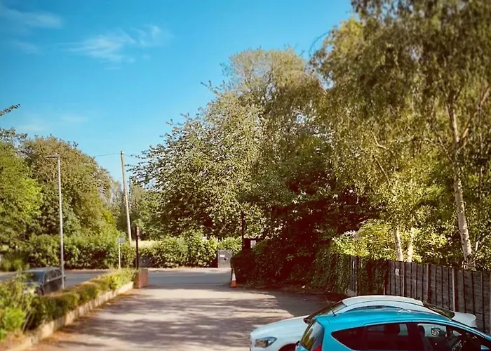 - Free Parking * Manchester