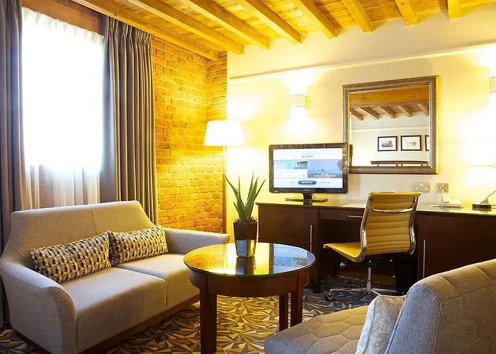 Marriott Victoria & 4*