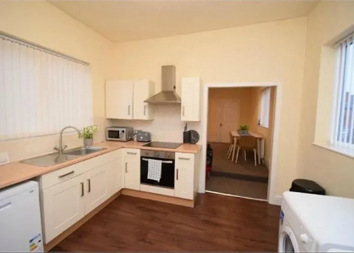 Beautiful 4 Bedroom Victorian Sleeps 7 Stockport * マンチェスター